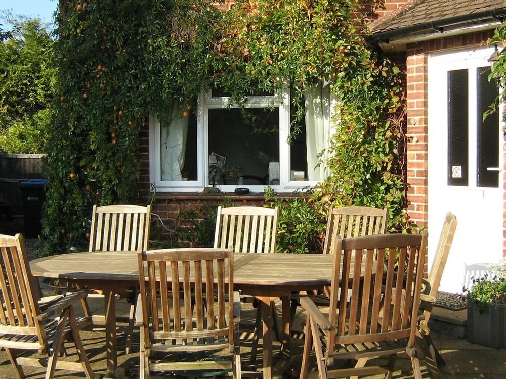 Savannah Bed And Breakfast Virginia Water Extérieur photo
