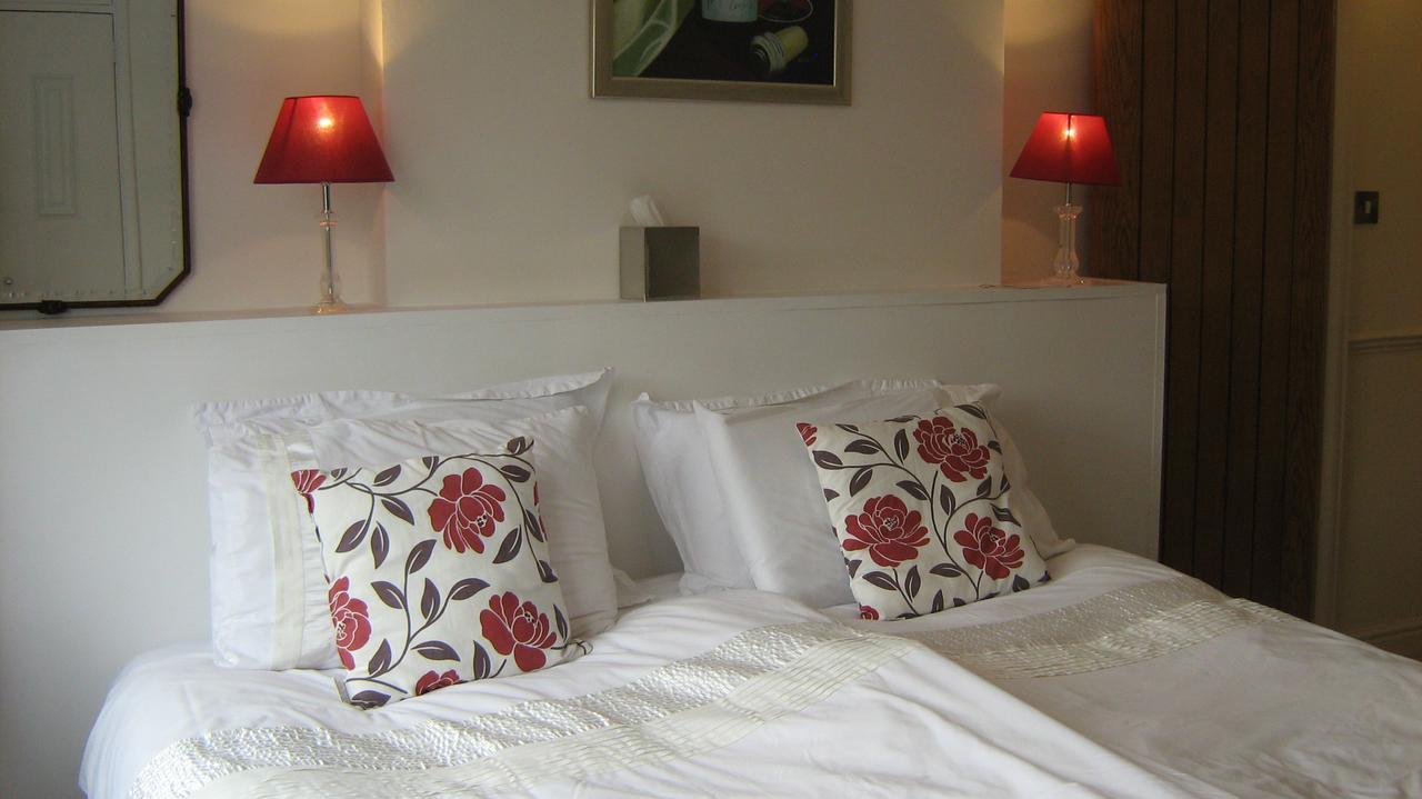 Savannah Bed And Breakfast Virginia Water Extérieur photo